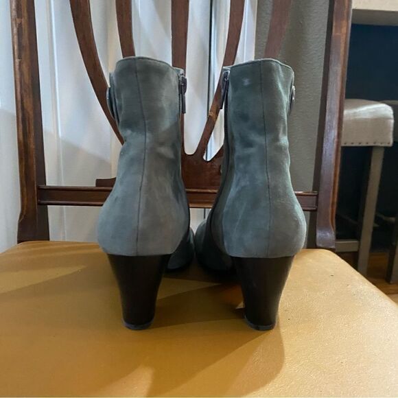 Vaneli Gray Suede Button Booties Round Toe - Picture 6 of 12